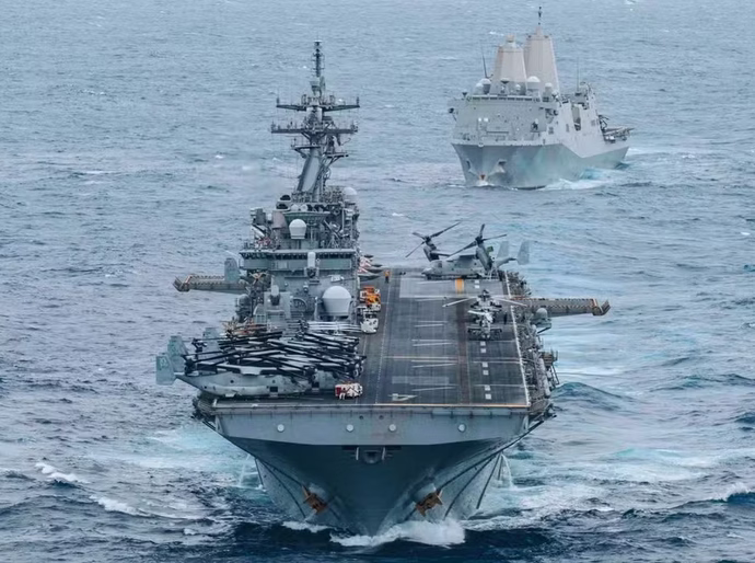 EUA bombardeiam alvos no Irã após navios serem atacados no Estreito de Ormuz