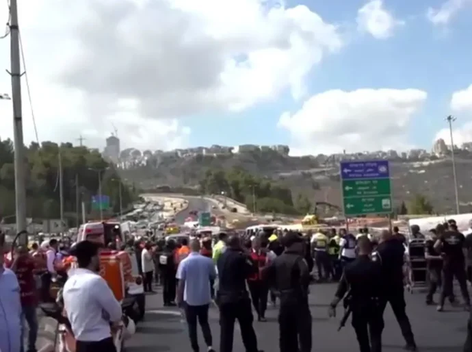 Ataque a tiros deixa seis mortos em Jerusalém, diz autoridade