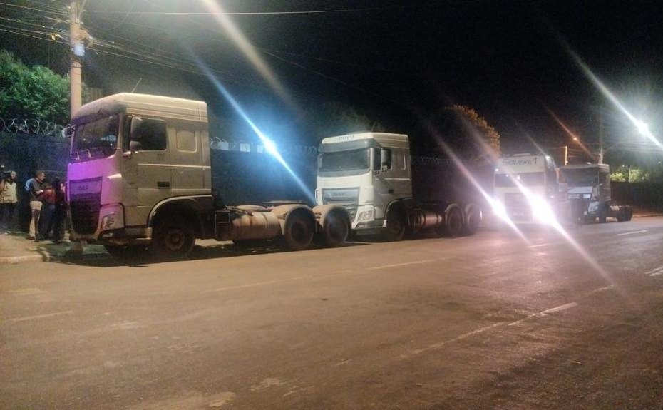 Polícia Militar prende três homens e recupera três caminhões furtados em Rondonópolis, MT