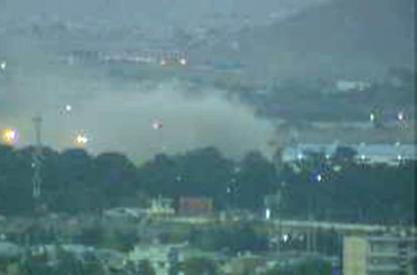 Explosões nos arredores do aeroporto de Cabul deixam ao menos 13 mortos, diz Talibã