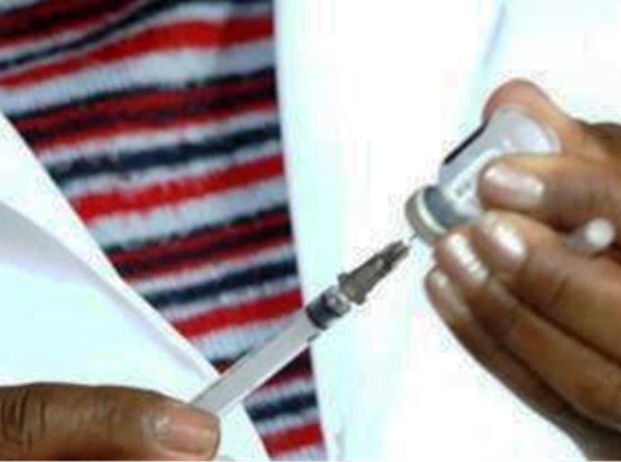 Governo reduz intervalo para reforço vacinal e anuncia quarta dose para imunossuprimidos