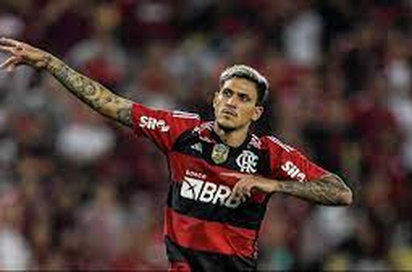 Pedro leva soco no rosto e presta queixa contra preparador físico do Flamengo