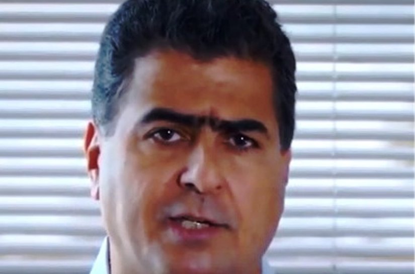 Veja Vídeo: Sem apresentar contrato, Pinheiro culpa irmão pelo caso Paletó e usa o ‘látego’ como rebate