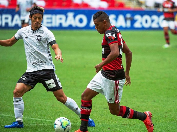 Brasileiro: Flamengo arranca empate com Botafogo no último minuto