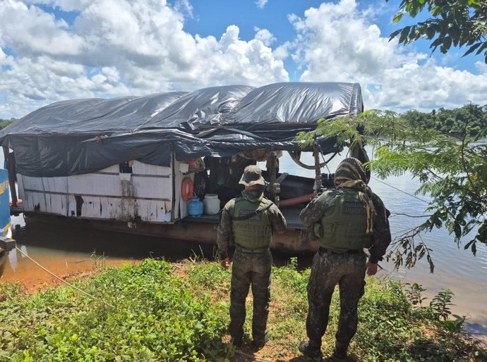 Batalhão Ambiental fecha garimpo ilegal e prende dois homens em Alta Floresta