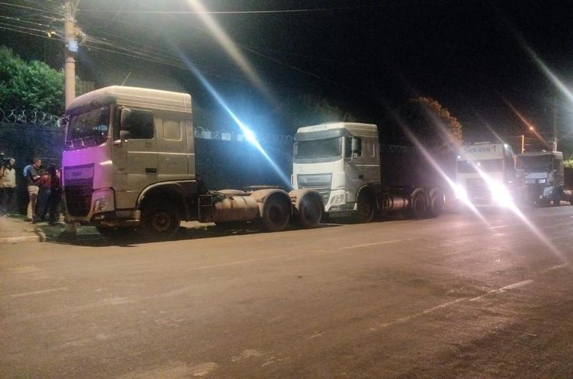 Polícia Militar prende três homens e recupera três caminhões furtados em Rondonópolis, MT