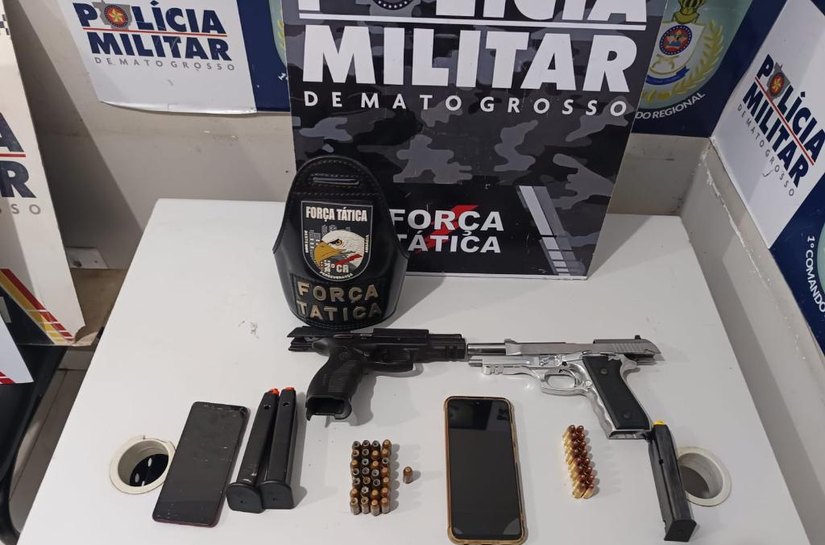 Força Tática prende dupla por porte ilegal de arma de fogo e apreende 45 munições