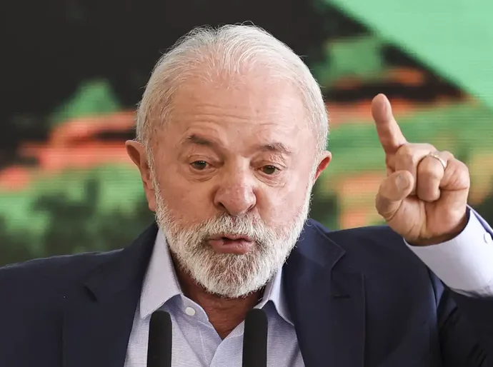 Lula diz que Motta descumpriu acordo e derrubada do IOF foi absurda