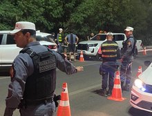 Operação Lei Seca prende dois condutores bêbados e remove 16 veículos em VG