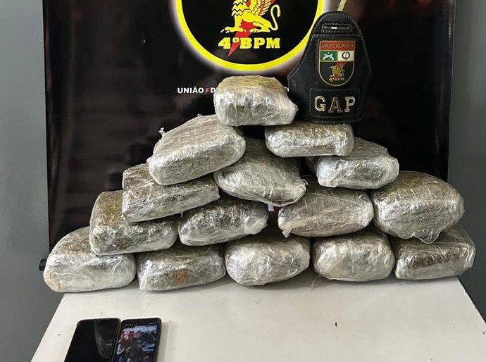 Polícia Militar resgata três crianças e apreende 15 tabletes de maconha em Várzea Grande