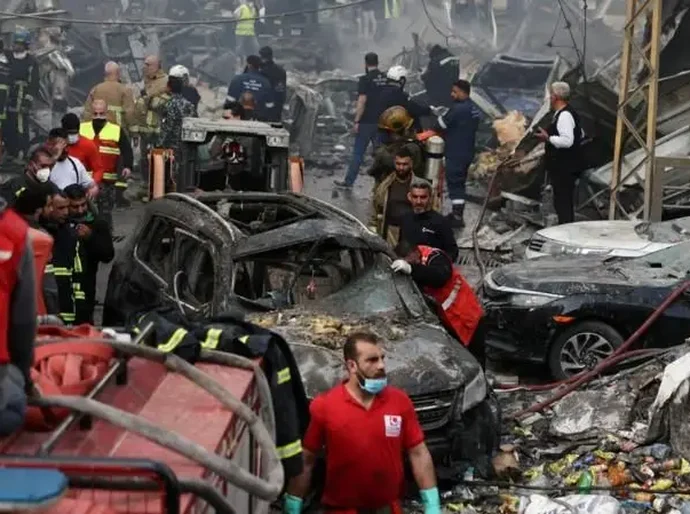 Petroleiros param de passar pelo Estreito de Ormuz em meio a ataques de Israel ao Líbano no 1º dia de cessar-fogo, diz mídia iraniana