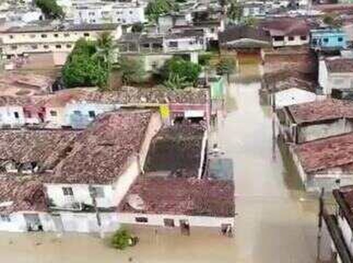 Chuvas deixam 22 mil pessoas desalojadas e desabrigadas em Alagoas
