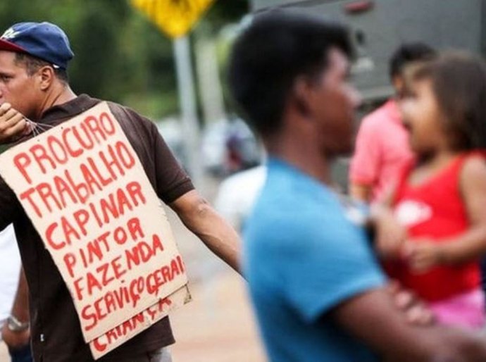 Mesmo após crise gerada por pandemia, Brasil terá 10 milhões de desempregados, dizem economistas