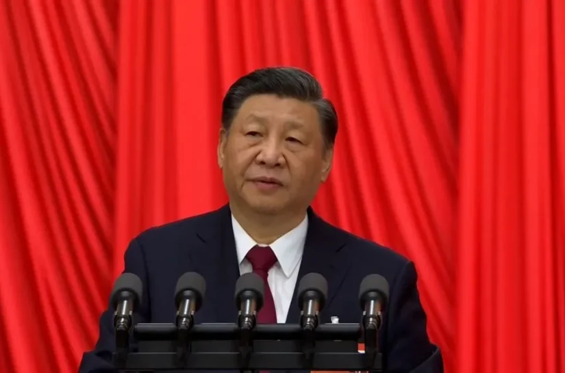 Xi Jinping diz que Ormuz deve reabrir em meio a incerteza entre EUA e Irã