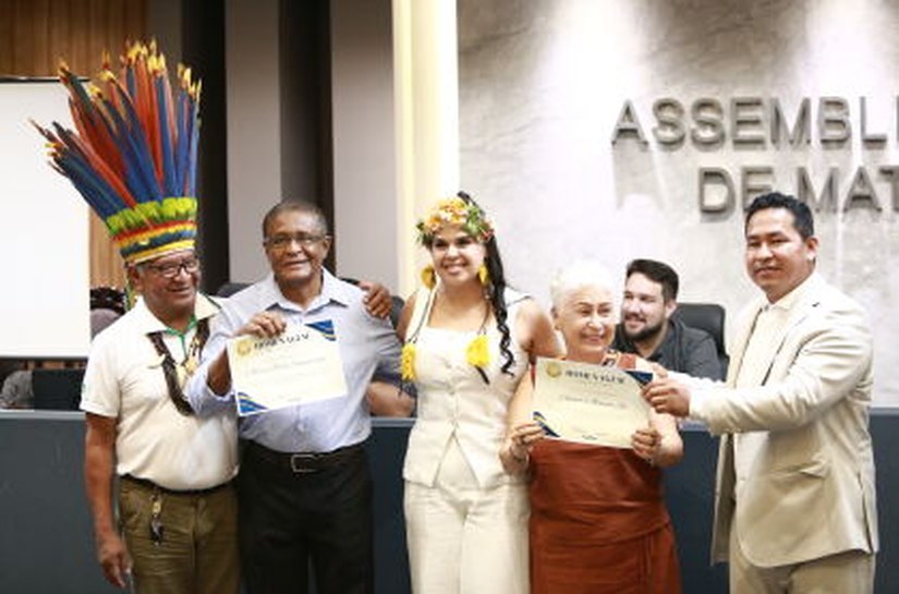 ALMT homenageia lideranças indígenas e reforça compromisso com povos originários