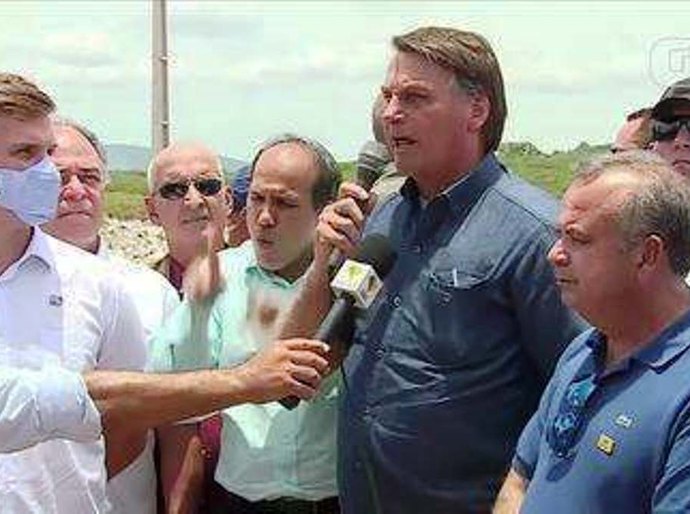 Bolsonaro diz que 'vai haver mudanças, sim, na Petrobras' e critica 'segredo de estado' sobre preço de combustíveis