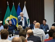 Governador anuncia manutenção do congelamento do Fethab até fim do ano e fim do imposto em 2027