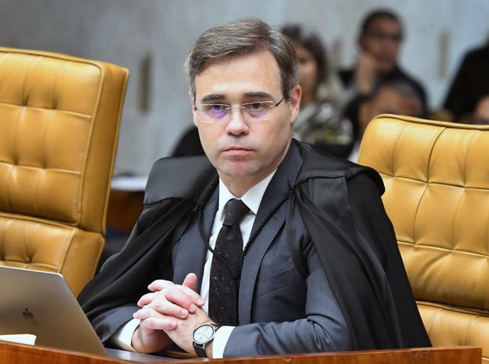 Ministro do STF, André Mendonça, marca audiência de conciliação para decidir sobre lei do transporte zero em MT
