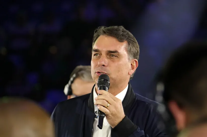 Flávio diz que mudanças na Constituição miram STF, maioridade e tributária
