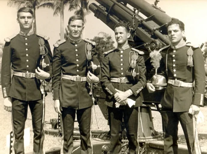 Do sonho do Exército à condenação por golpe: a trajetória de Bolsonaro