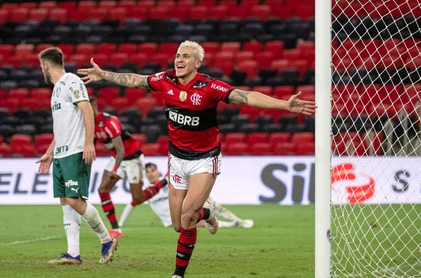 Com Pedro decisivo, Flamengo vence Palmeiras na estreia do Brasileiro