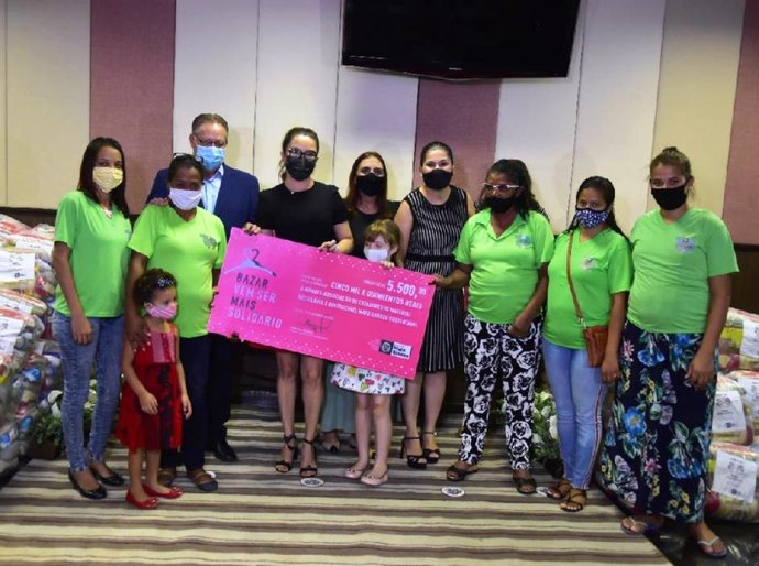 Primeira-dama Virginia Mendes beneficia entidades filantrópicas com recursos arrecadados no bazar Vem Ser Mais Solidário