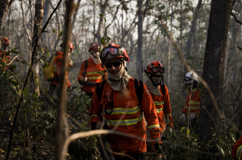 Governo de MT reforça combate ao incêndio no Parque Estadual Encontro das Águas