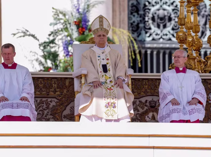 Papa Leão XIV reza missa de Páscoa no Vaticano