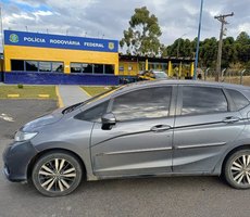 Honda Fit furtado em Sinop é recuperado pela PRF na BR 146 em Poços de Caldas,MG
