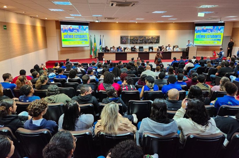 Líderes estudantis discutem participação ativa nas escolas da rede estadual de ensino