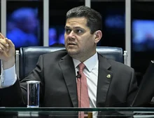 Alcolumbre é pressionado para adiar PL da Dosimetria para 2026