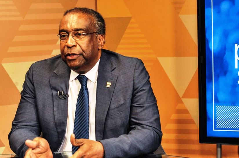 Bolsonaro anuncia Carlos Decotelli como novo ministro da Educação