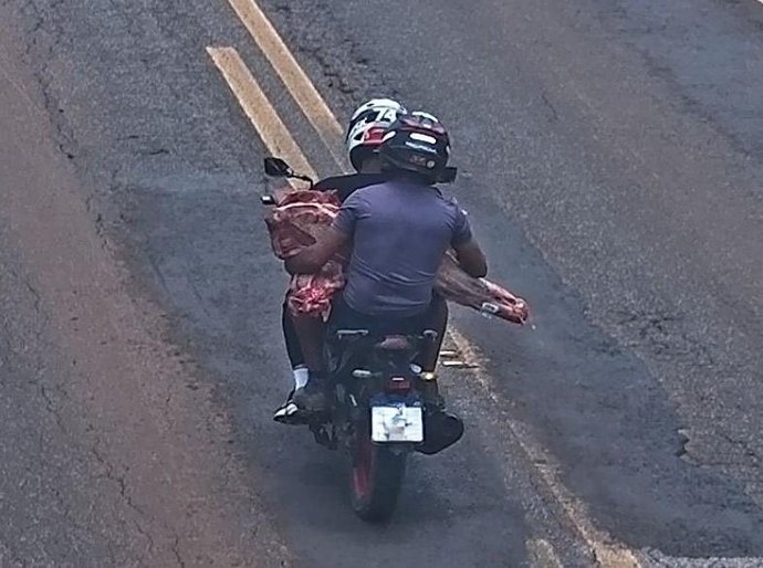 “Guerra da Carne” termina com 11 na delegacia após saque de carga em MT