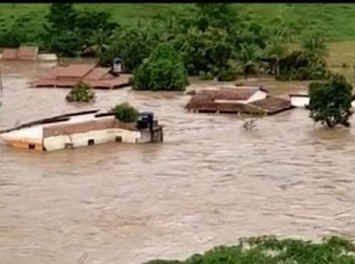 Chuvas já deixaram 18 mortos na Bahia; 30 cidades estão alagadas