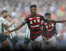 Flamengo vence o Botafogo e fatura o tricampeonato da Supercopa do Brasil