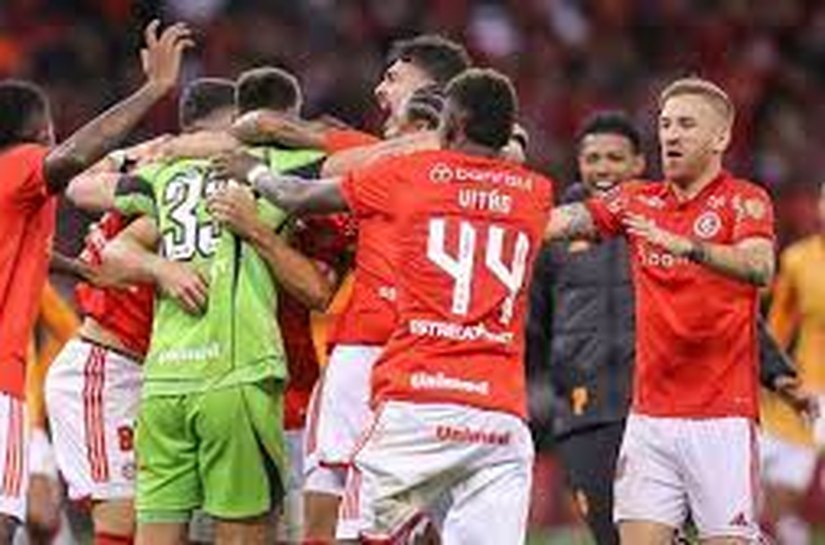 Após 18 cobranças de pênaltis, Inter elimina River Plate em noite épica de Libertadores