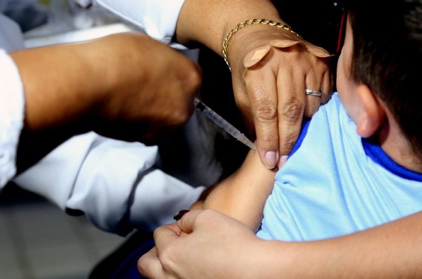 Mato Grosso recebe 19.440 doses de vacina para a faixa etária de seis meses a três anos
