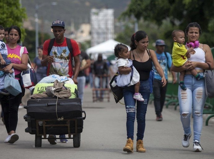Governo cria rede para promover integração de migrantes no país