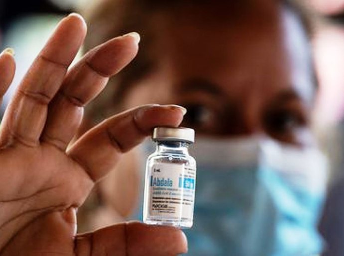 Cuba autoriza vacina Abdala e é primeiro país latino-americano com imunizante próprio para covid-19