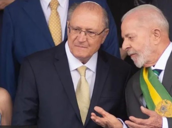 Lula precisa passar o cargo para Alckmin? O que acontece quando um presidente brasileiro está internado