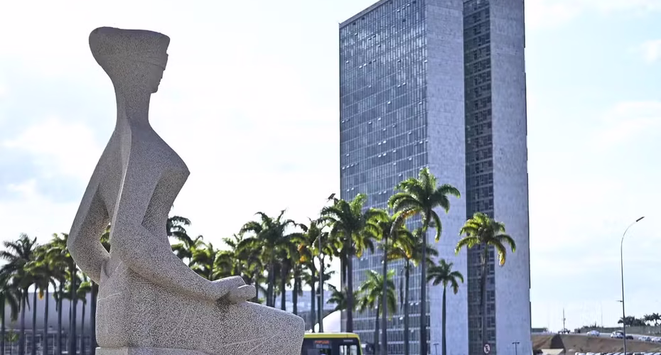 STF limita extras no Judiciário, prevê economia bilionária, mas mantém adicional acima do teto e com possível isenção de IR