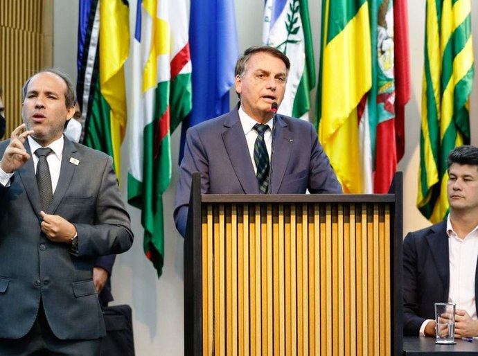 Bolsonaro lança programa que levará água potável a escolas do Nordeste