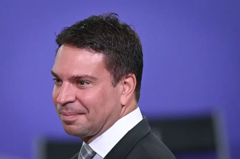 Moraes decreta prisão de Ramagem; o que se sabe