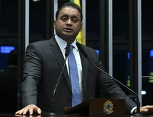 Parentes de senador Weverton Rocha e advogado são alvos de operação da PF
