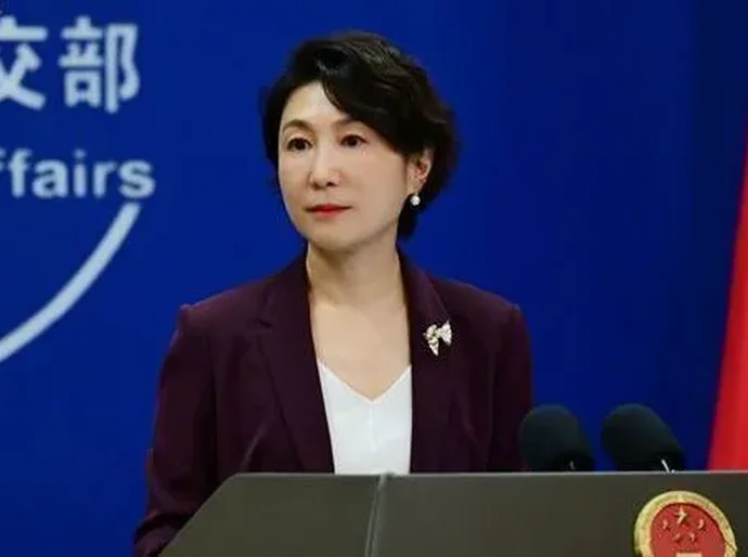 China critica envio de navios de guerra dos EUA para costa da Venezuela