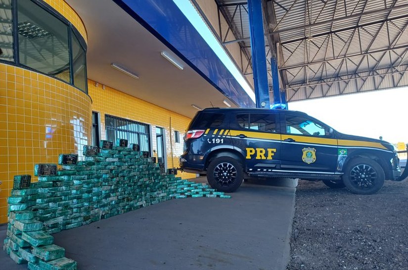PRF apreende mais de 200 kg de pasta base de cocaína em Barra do Garças, MT