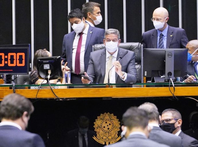 Câmara aprova em segundo turno texto base da PEC Emergencial