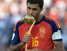 Rodri desbanca Messi e conquista Bola de Ouro da Copa do Mundo