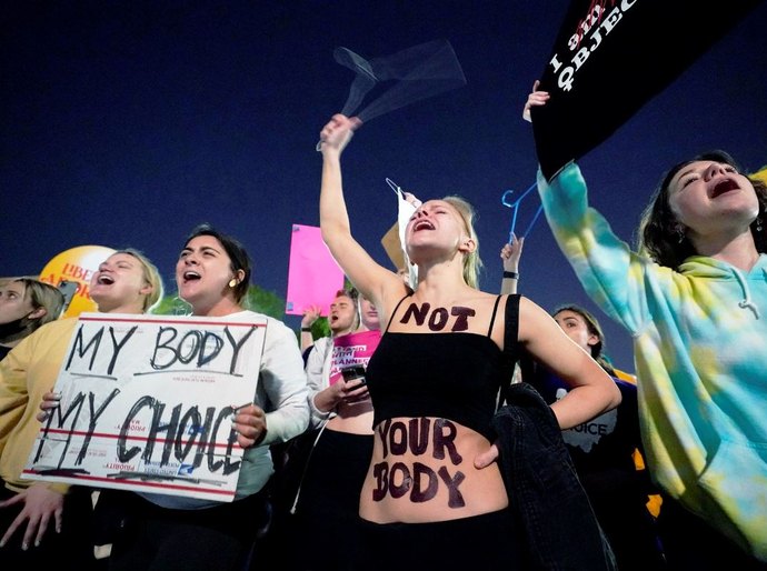 A Suprema Corte dos Estados Unidos está se preparando para revogar o direito ao aborto, de acordo com um projeto de lei