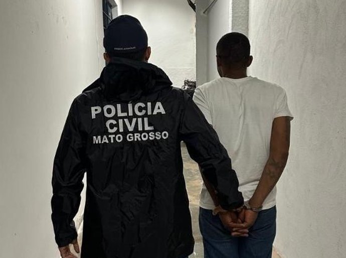 Homem é preso pela Polícia Civil logo após praticar roubo a posto de combustível em Várzea Grande